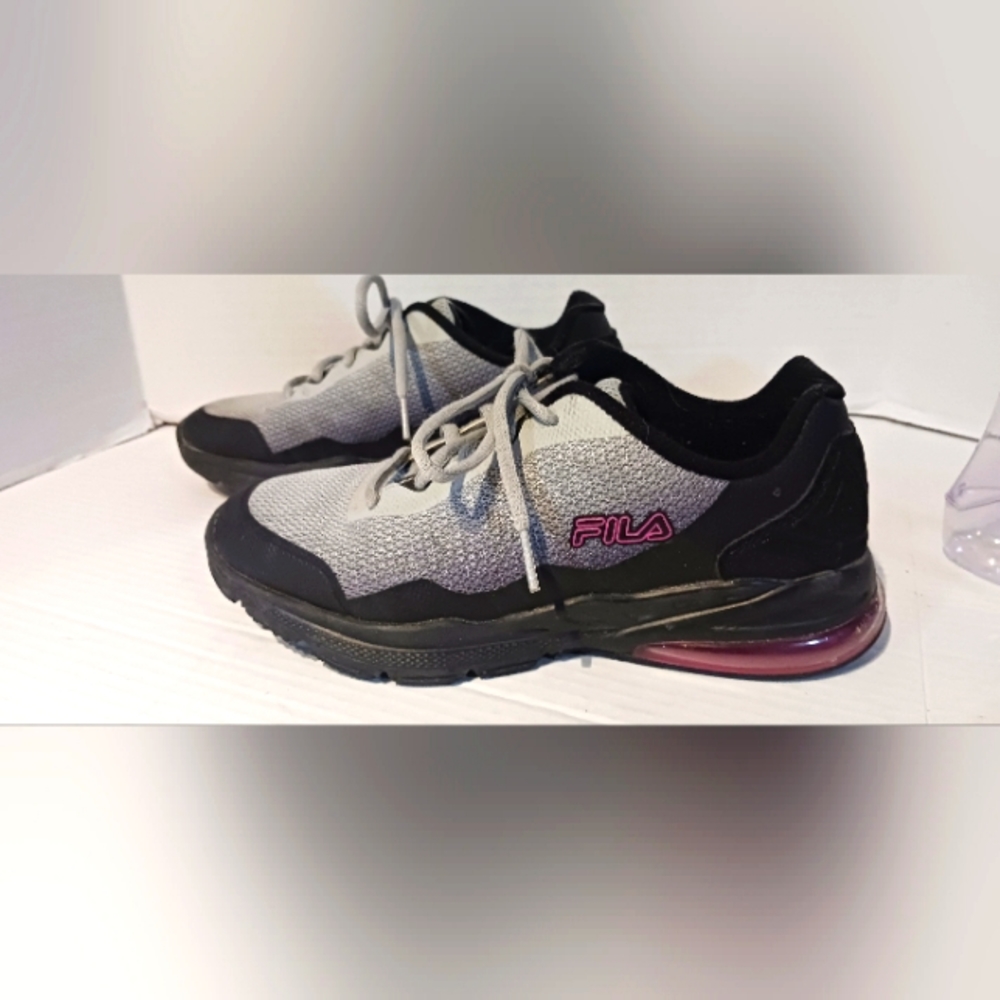 Women’s Fila Acumen Viz sneakers Gray sz 7‎